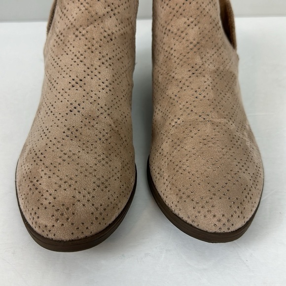 Sofft Gayle Perforated Booties in Aubergine Sz 7 - Picture 5 of 14
